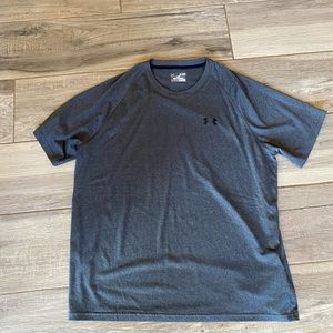 Men’s grey athletic shirt